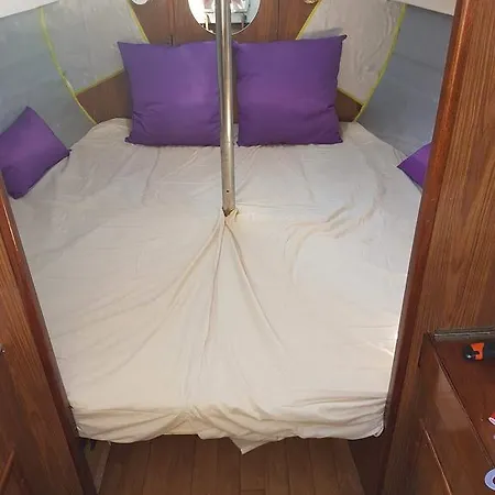 بوتيل Pittoresque Voilier 7,2 M *